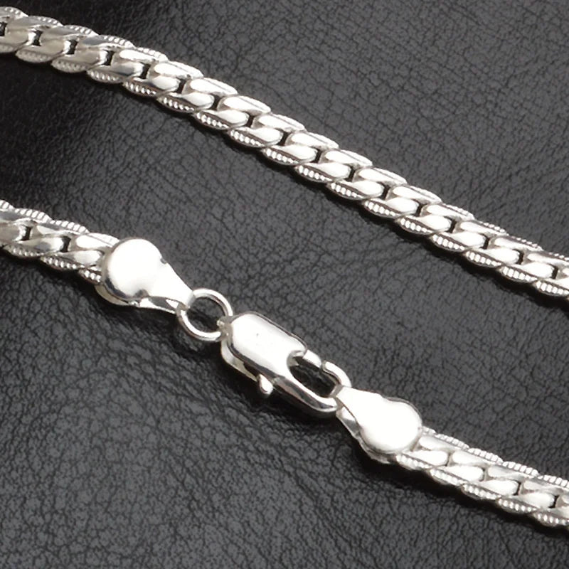 Elegant silver chain