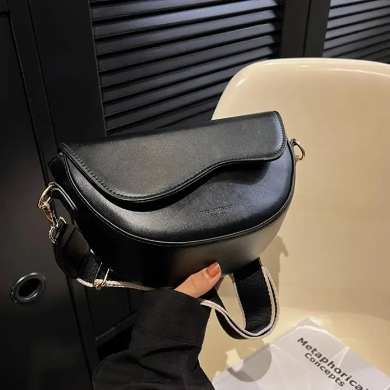 My little fashion bag under the armpit