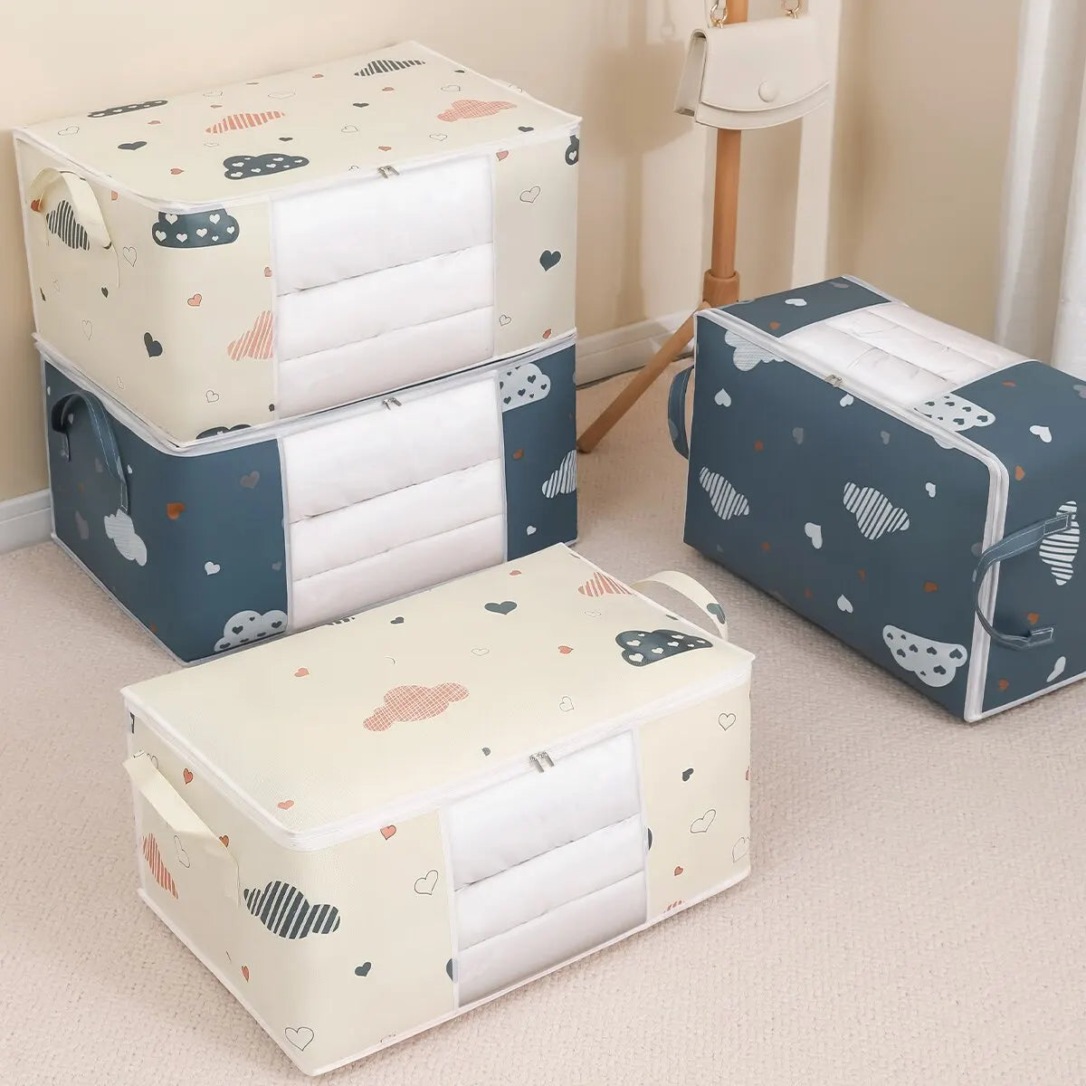 Large bag for organizing clothes