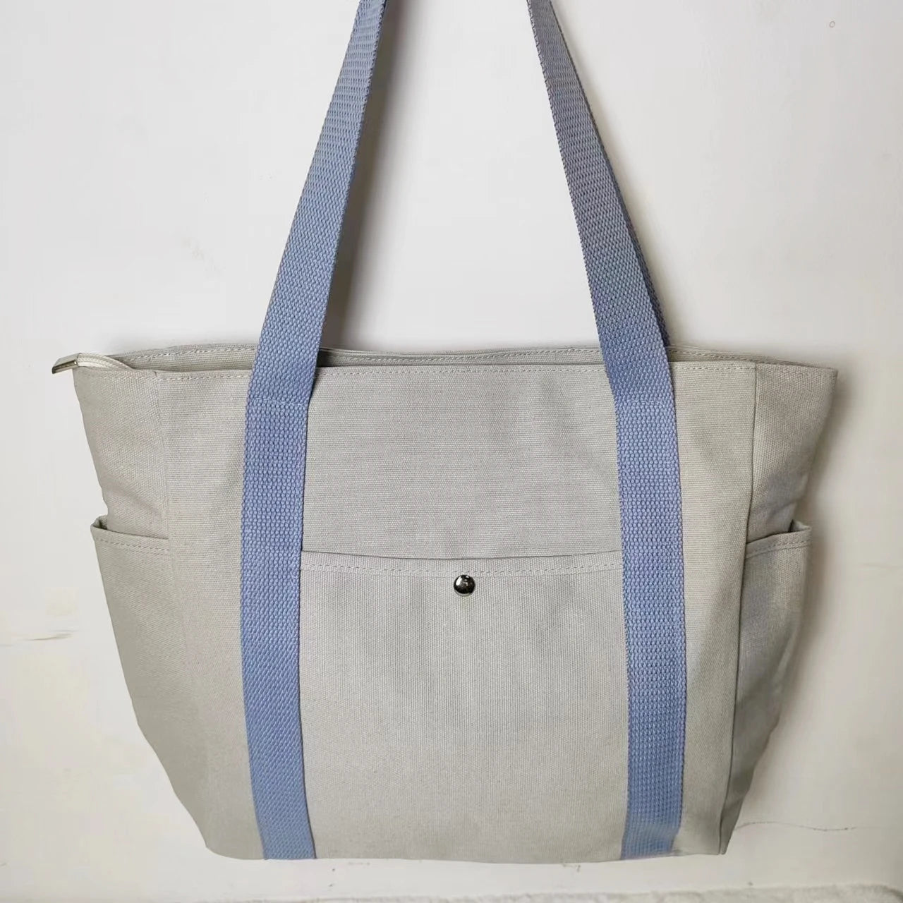 One shoulder canvas handbag