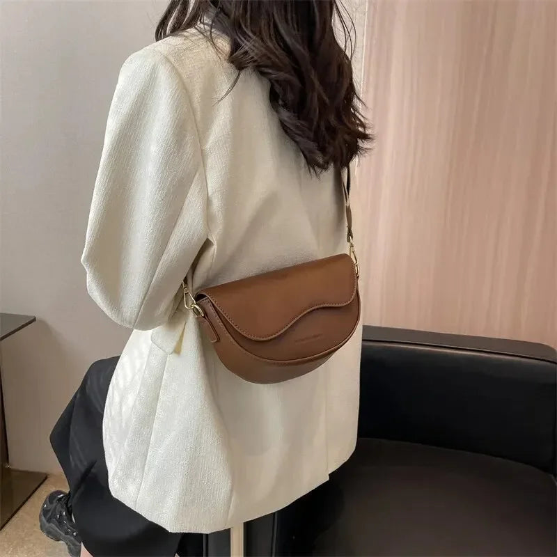 My little fashion bag under the armpit