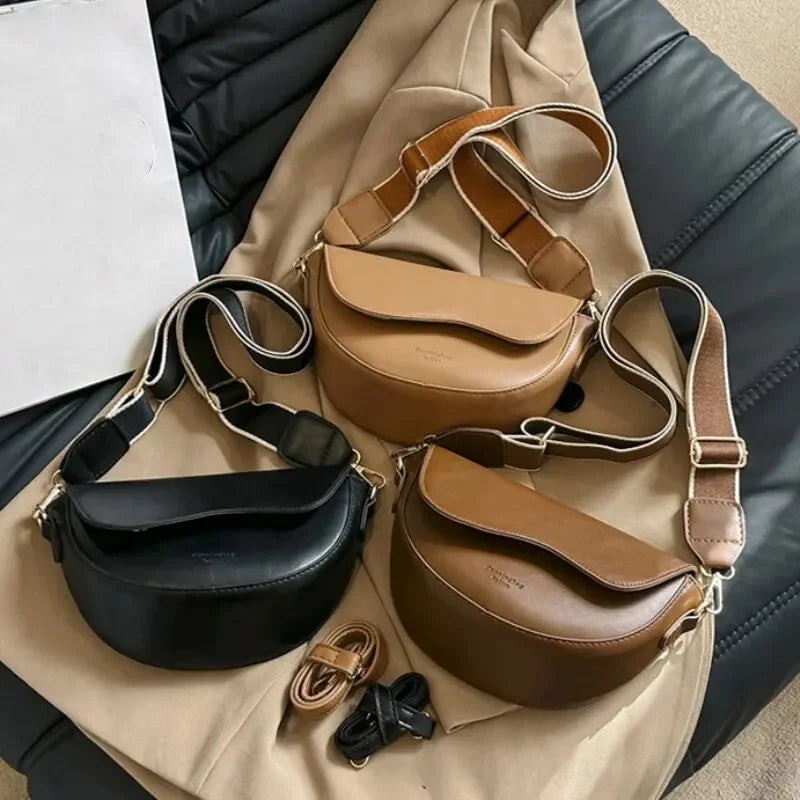 My little fashion bag under the armpit