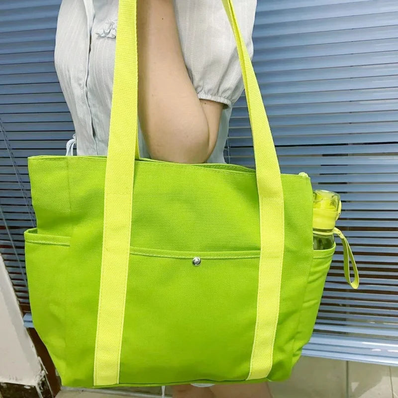 One shoulder canvas handbag