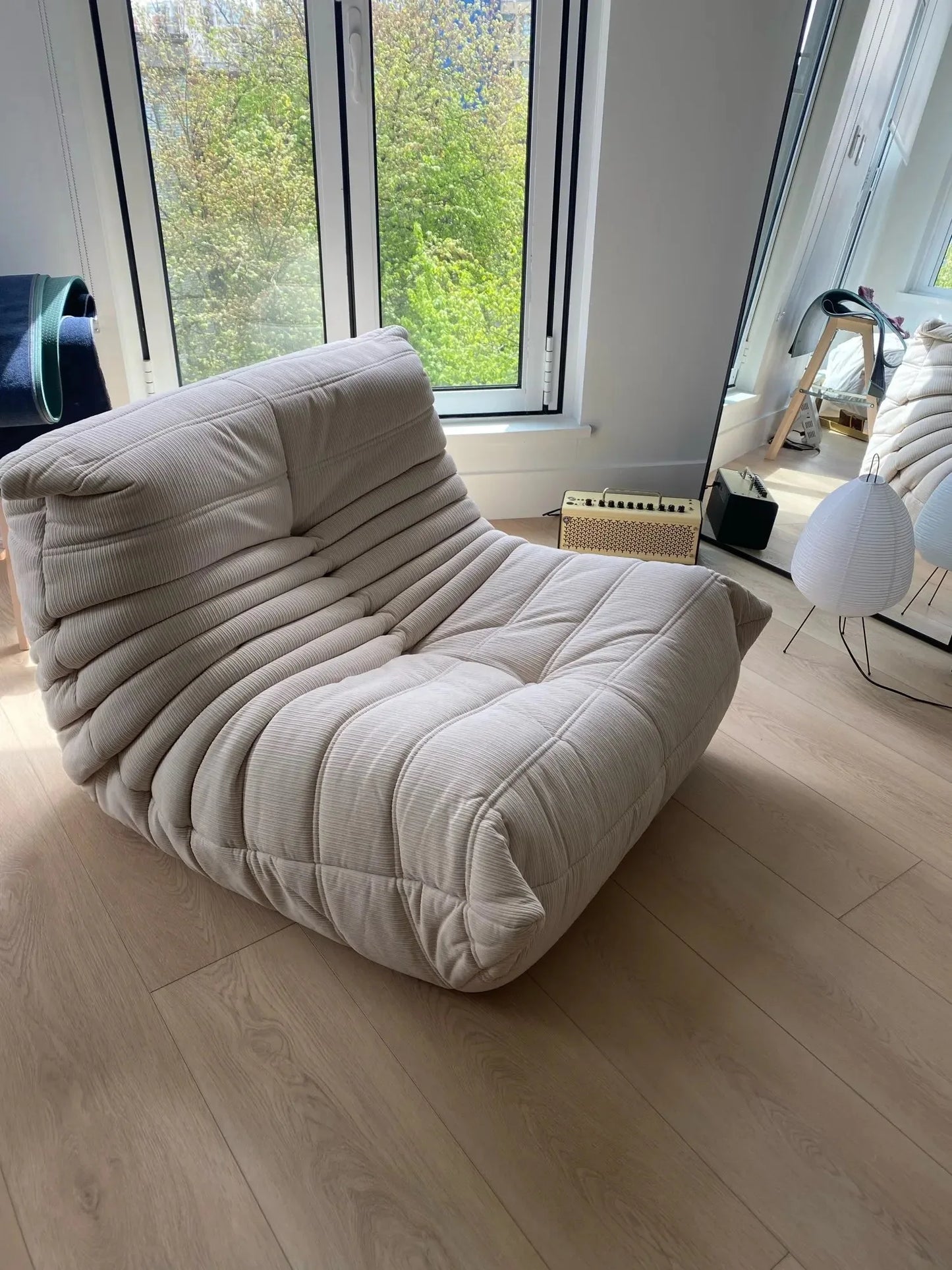 Caterpillar single sofa