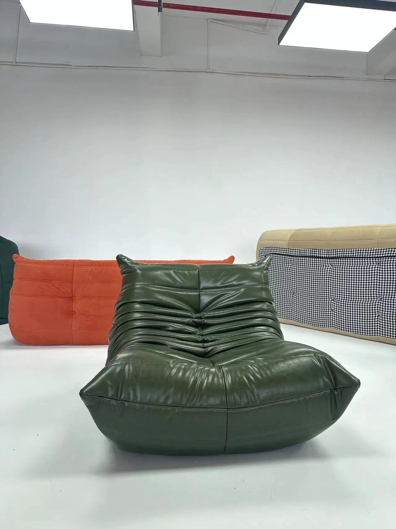 Caterpillar single sofa