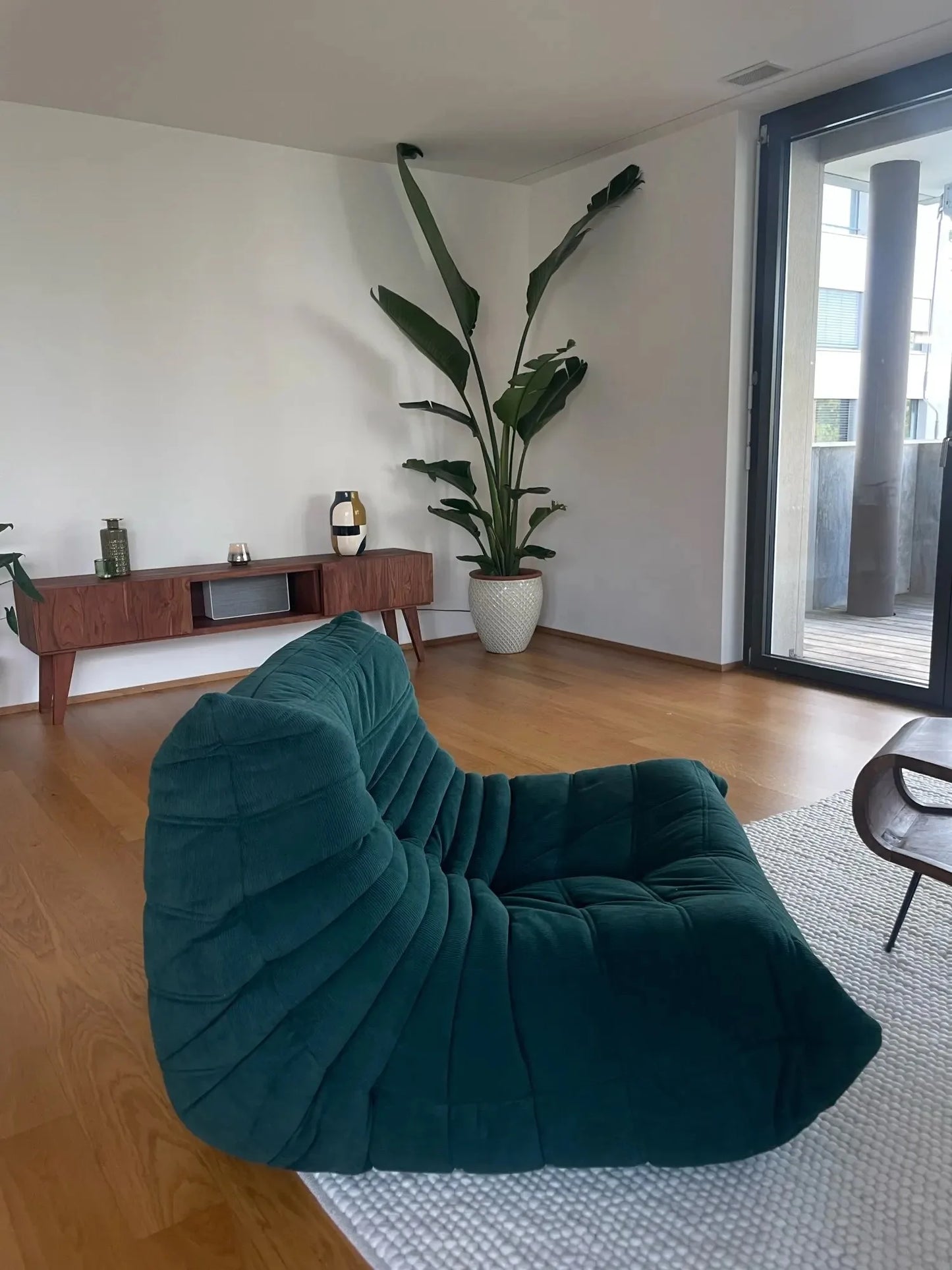 Caterpillar single sofa