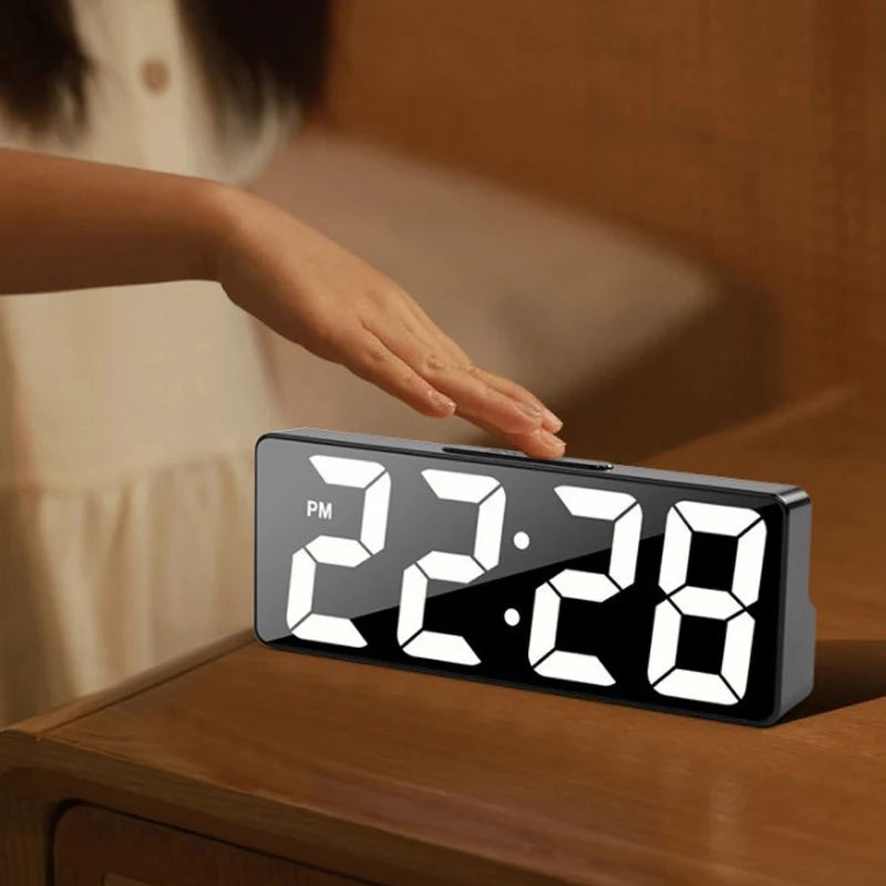 Simple digital alarm clock