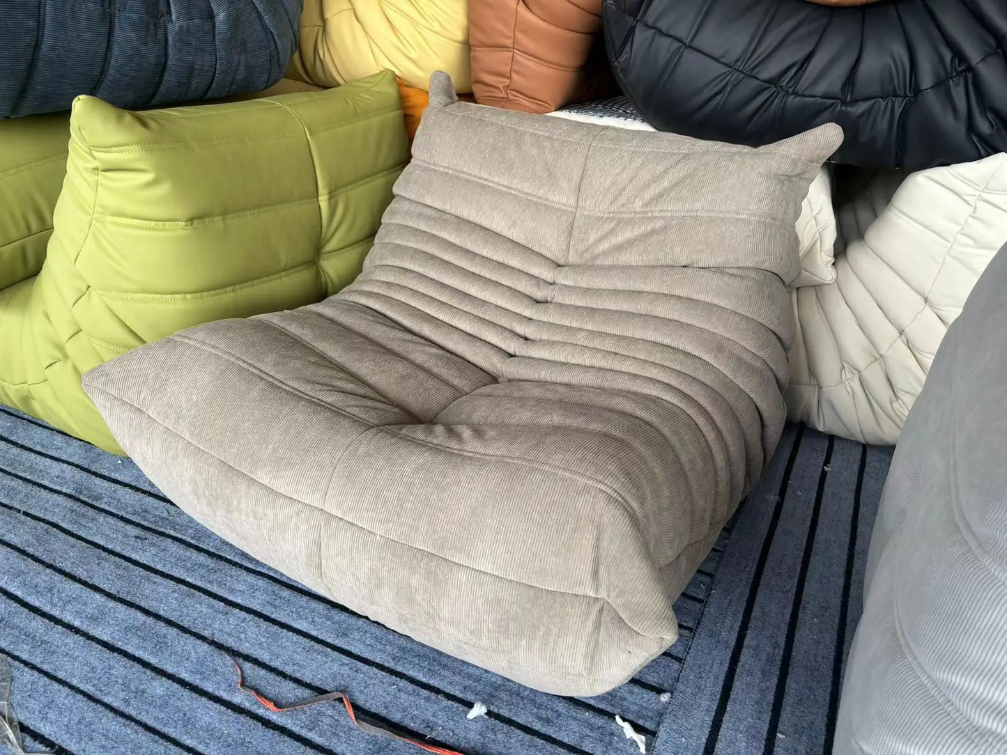 Caterpillar single sofa