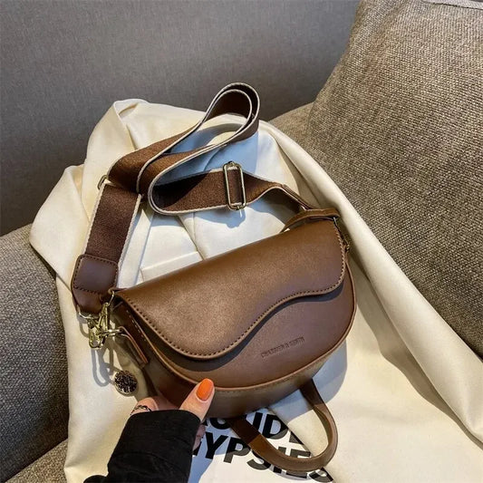 My little fashion bag under the armpit