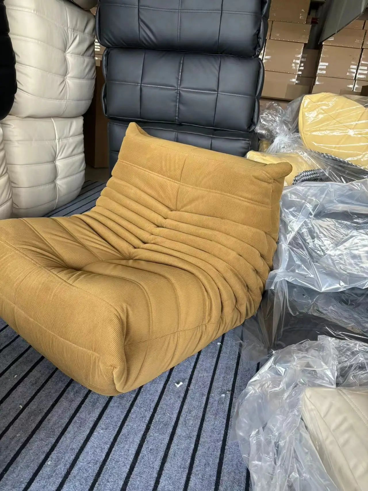 Caterpillar single sofa