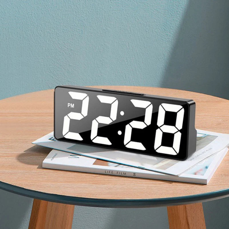 Simple digital alarm clock
