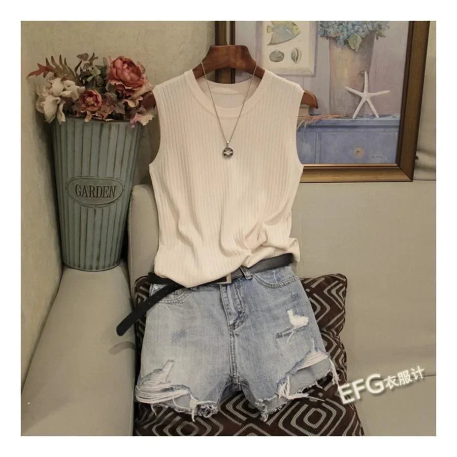 Women's sleeveless blouse